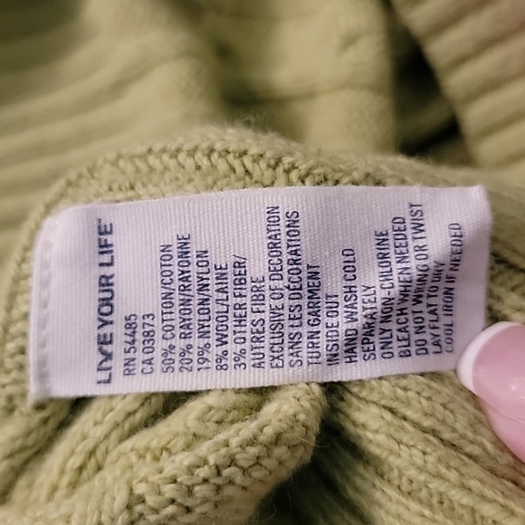 American Eagle Sweater - Picture 5 of 5